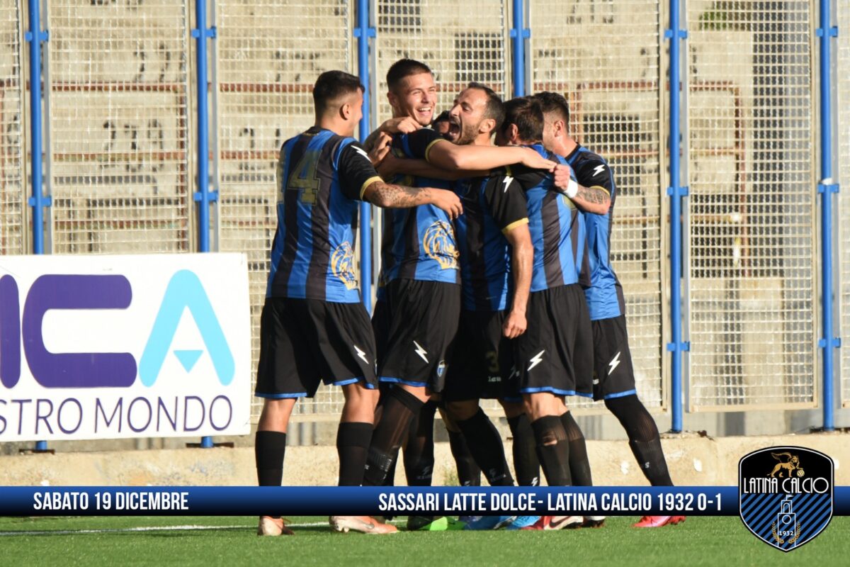 LATTE DOLCE VS LATINA LOGO 10
