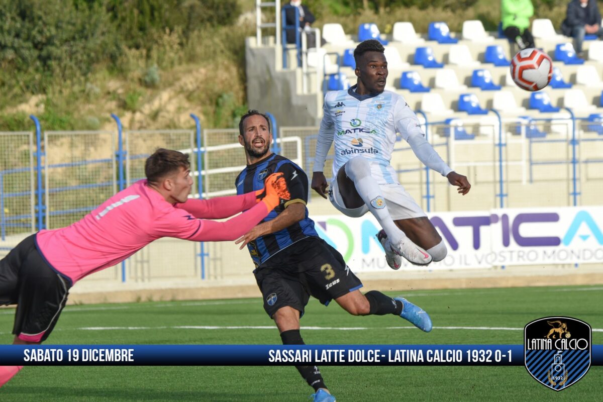 LATTE DOLCE VS LATINA LOGO 13