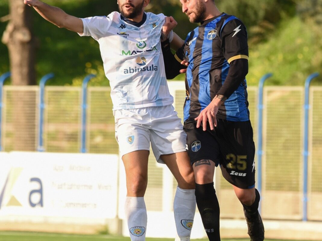 LATTE DOLCE VS LATINA LOGO 17